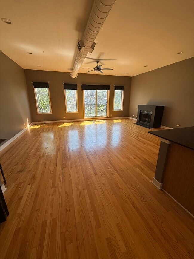 Photo - 420 N Noble St