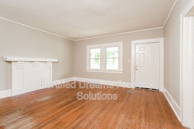 Photo - 3040 N Patterson Ave