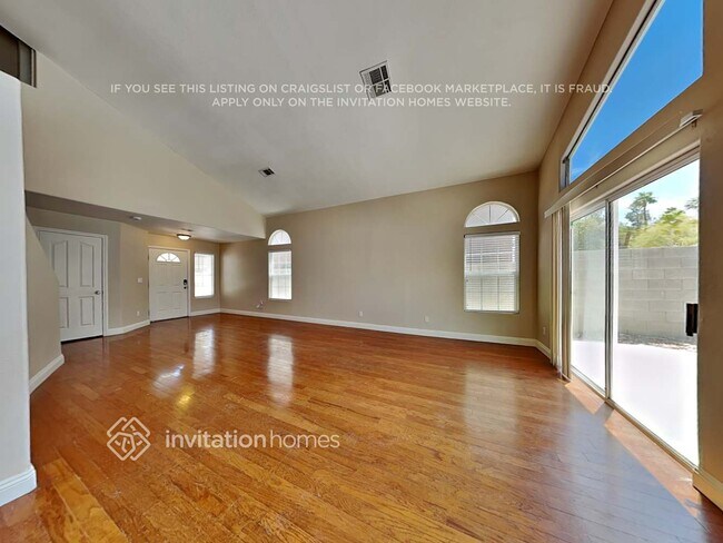 Photo - 125 Golf Range St