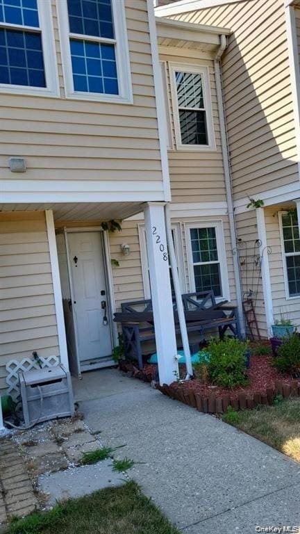 Building Photo - 2208 Whispering Hills Dr