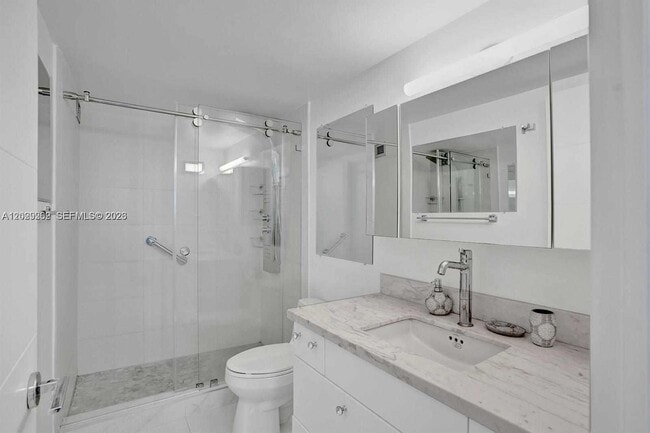 Building Photo - 2500 Parkview Dr Unit 1008