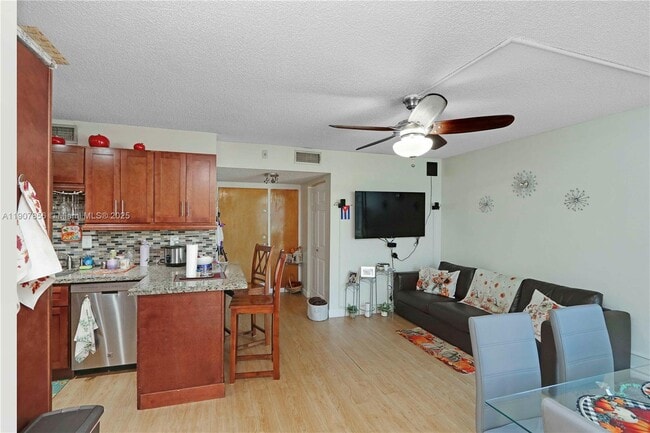 Photo - 2075 SW 122nd Ave Unidad 207