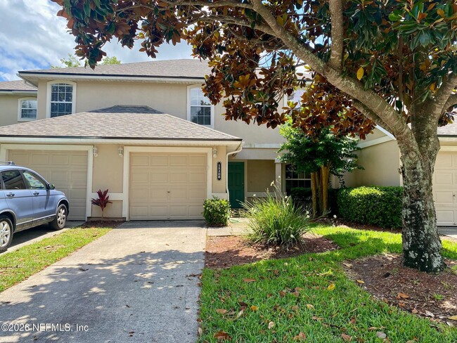 Photo - 1530 Vineland Cir