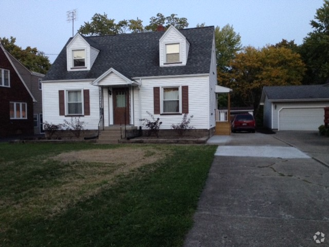 Building Photo - 25 Trumbull Ave SE Rental