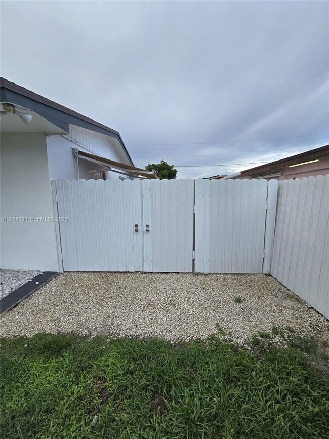 3835 NW 185th St Unit EFF