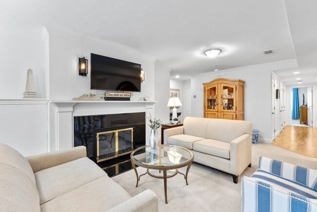 Photo - 84 Walpole St