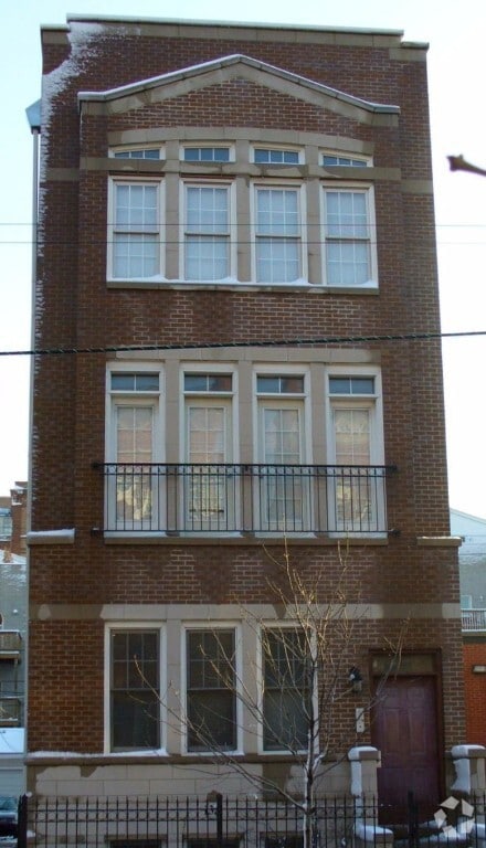 Building Photo - 1321 W Belmont Ave Rental