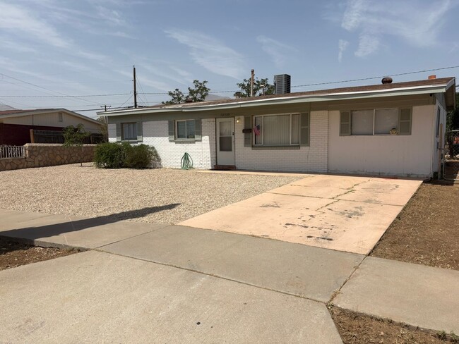 Photo - 10309 Shoshone St