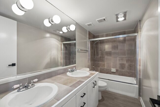5050 Ambassador Way Unit 220