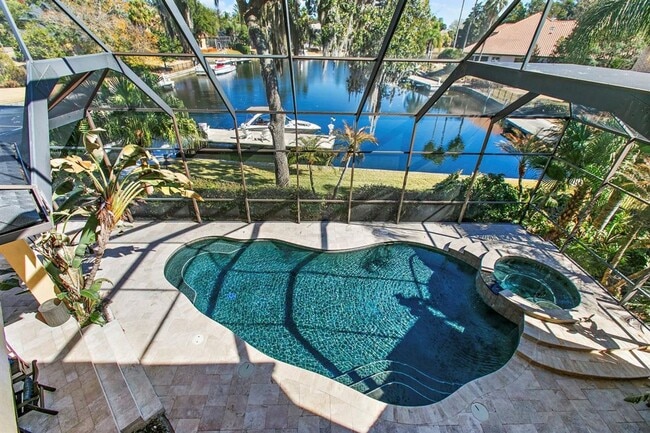 Building Photo - Stunning Lagoon Residence!