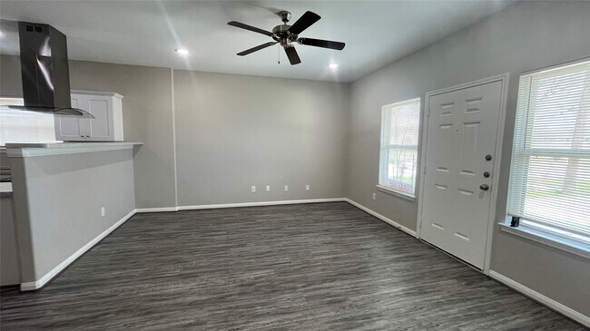 Photo - 4510 Mayflower St