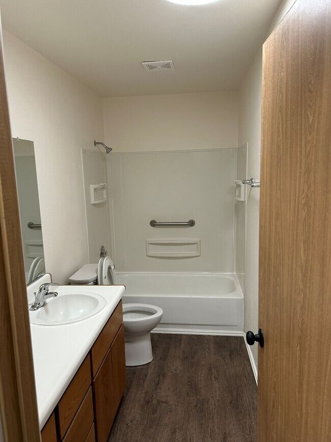 Photo - ScreenFirstStrike Unit Screen400