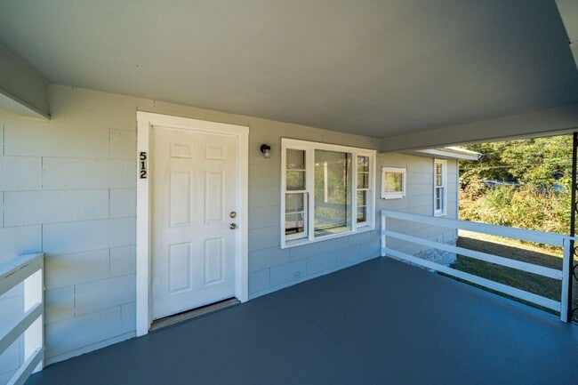 Photo - Super Cute Super Clean Priced to move fast!!!