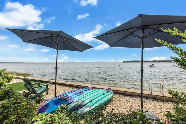 310 E Montauk Hwy