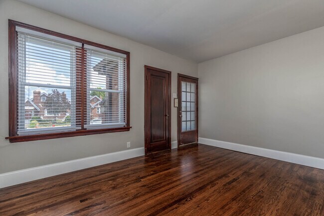 Photo - 5738 Chippewa St Unit 5738