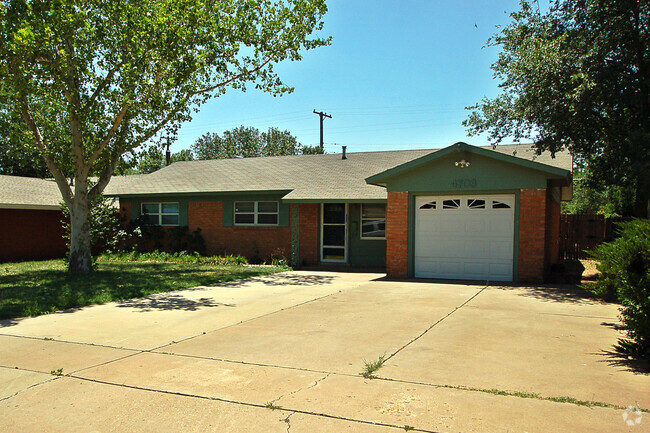 Building Photo - Updated 3/2/1 in a Charming Neighborhood Rental