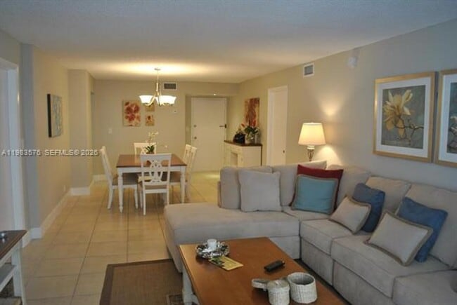 Photo - 6039 Collins Ave Unidad 6039 Collins Ave appt 1006