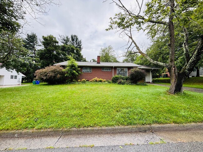 Photo - 3 Bedroom 1 Bath House
