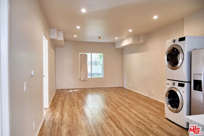 Photo - 1242 9th Ct Unidad 2A