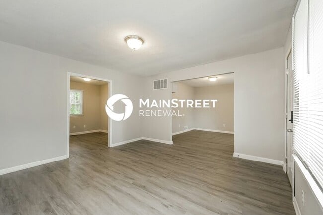 Photo - 3 Bedroom Pet-Friendly Home in BELTON, MO ...