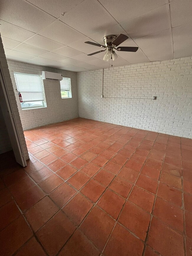 Photo - 1627 FM351 Unidad 3