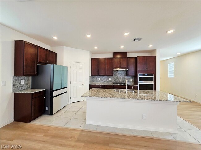 Photo - 5735 Holbeche St