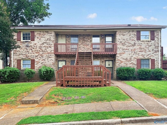 Building Photo - 6209 Friar Tuck Dr NW Unit C