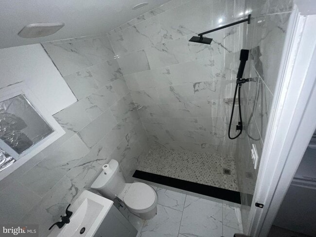 Building Photo - 6413 Buist Ave