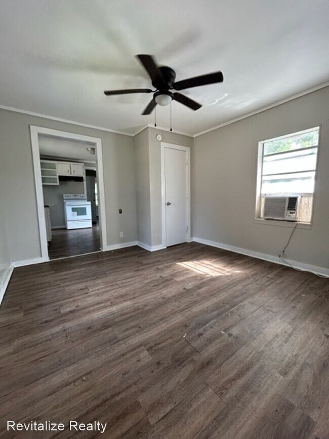 Photo - 1 br, 1 bath House - 2062 Andrews St