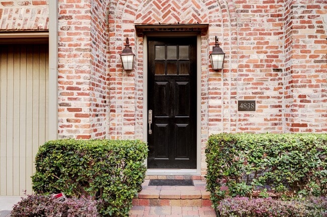 Photo - 4838 Austin St