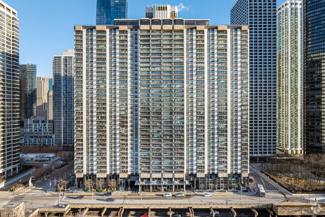 400 E. Randolph St - 400 E Randolph St