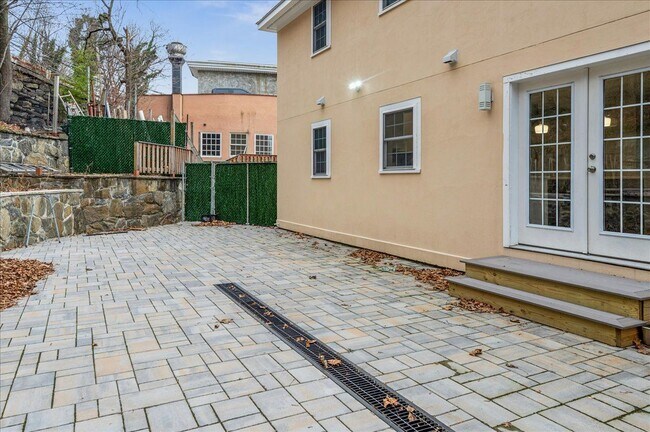 Photo - 187 Orchard St