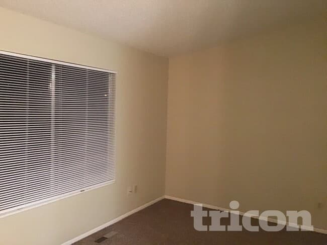 Photo - 2020 Burnside Dr