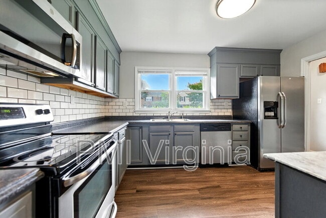 Photo - 731 Stanwix Square