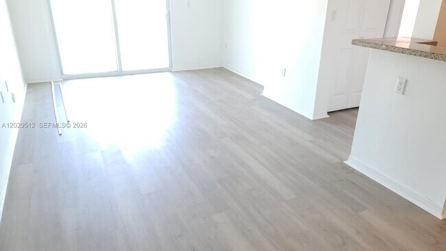 Photo - 1723 SW 2nd Ave Unidad 509