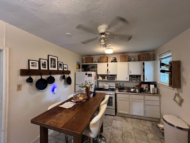 Photo - SOUTH DOWNS COTTAGE