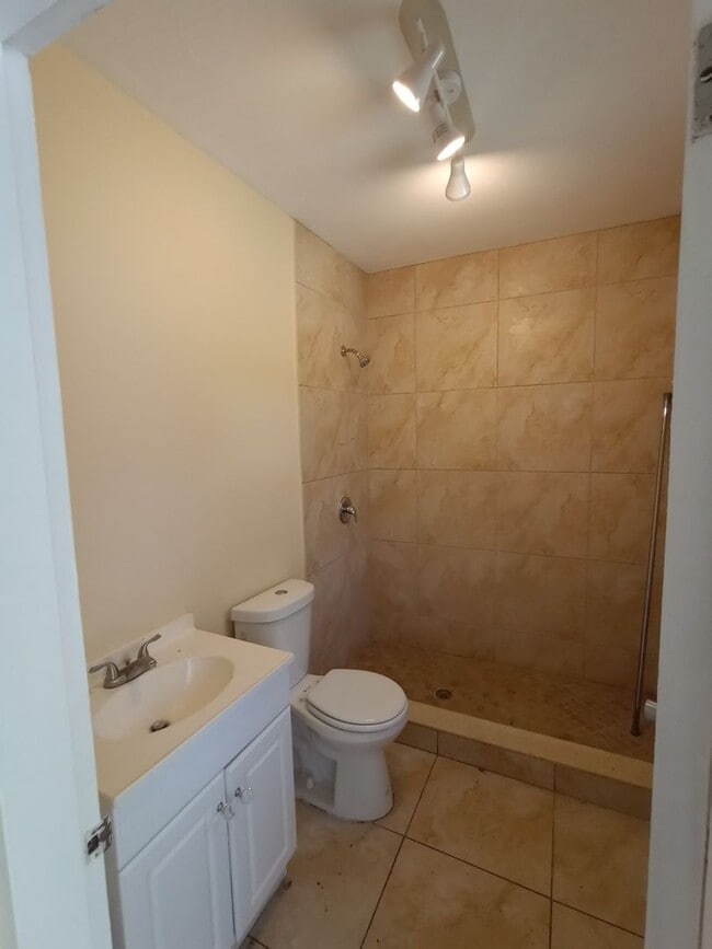 Building Photo - Balsamo Trust 182 Unit Studio