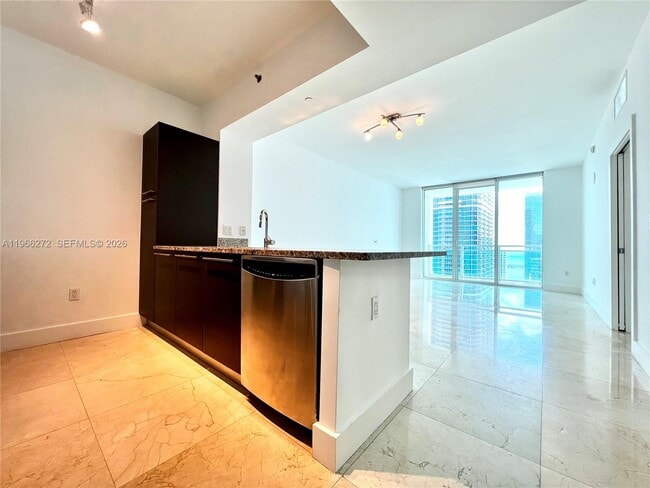 Photo - 950 Brickell Bay Dr Unit 3903