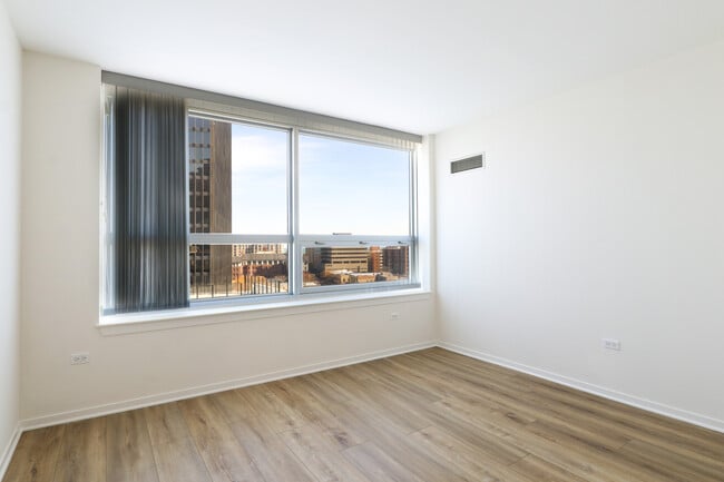 Photo - 807 Davis St Unit 905