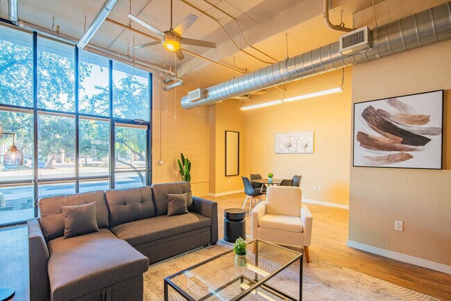 Photo - 1275 E University Dr Unidad ID1388732P