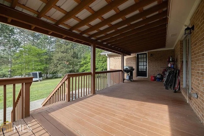 Photo - 295 Vincent Dr