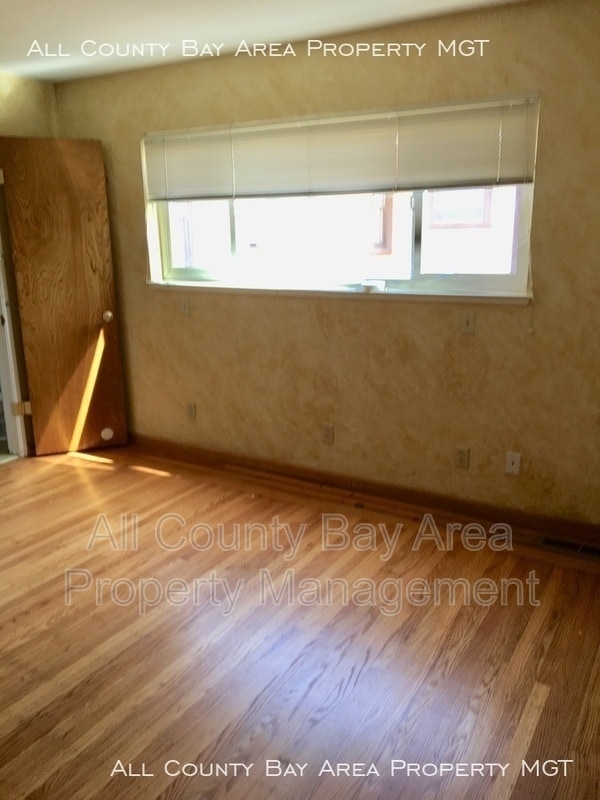 Photo - 726 Cherry Way