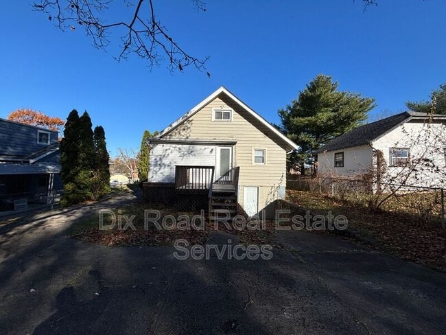 Photo - 4539 Mayhew Ave