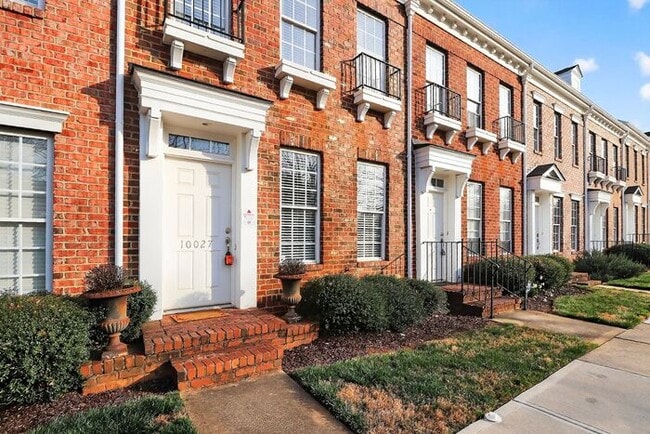 Photo - Beautiful 2BD/2.5BA Townhome in Huntersville!