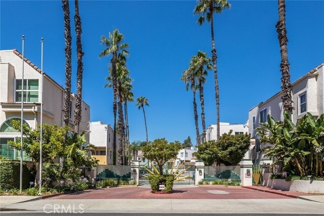 Photo - 5455 Sylmar Ave