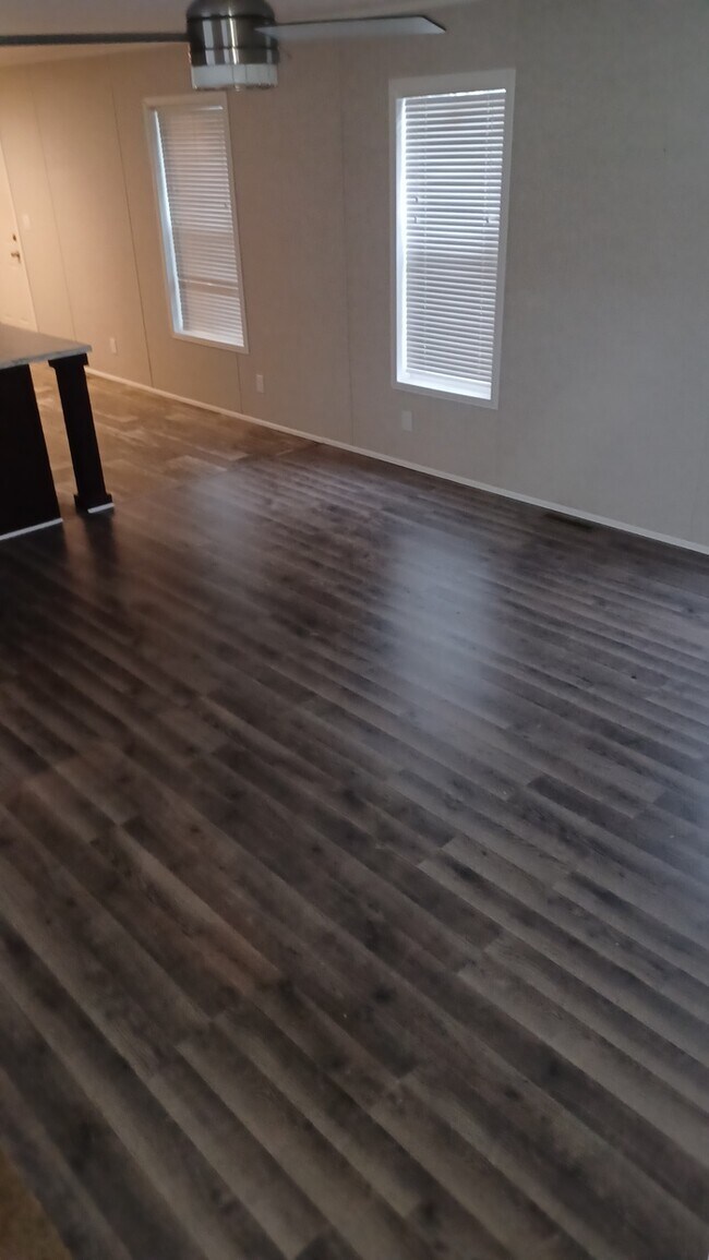 Photo - 3 bed 2 bath Mobile Home