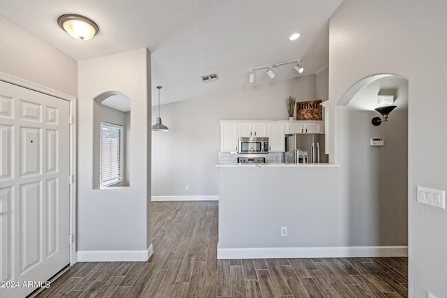 Photo - 2075 S Peppertree Dr