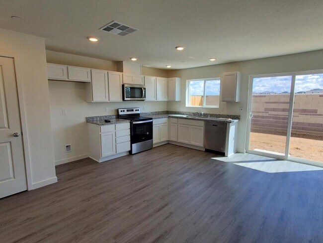 Photo - 2057 Shady Tree Cir