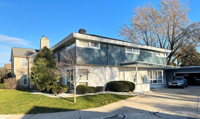 Photo - 8747 Parkview Ct