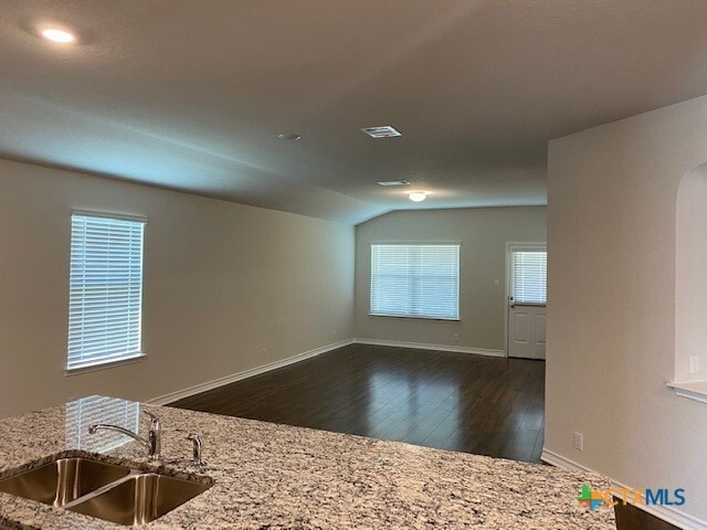 Photo - 416 Red River